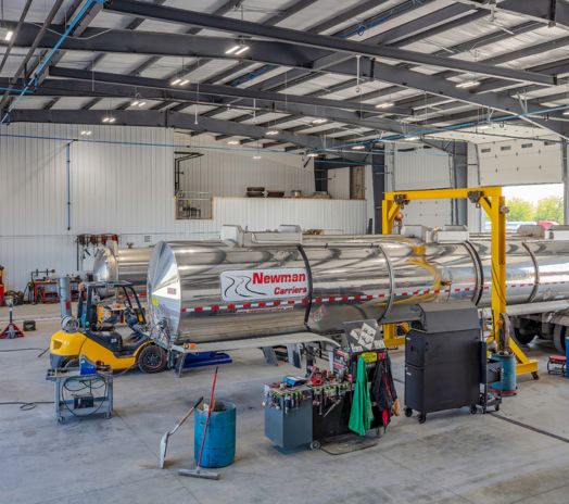 photo of tank trailer maintenance